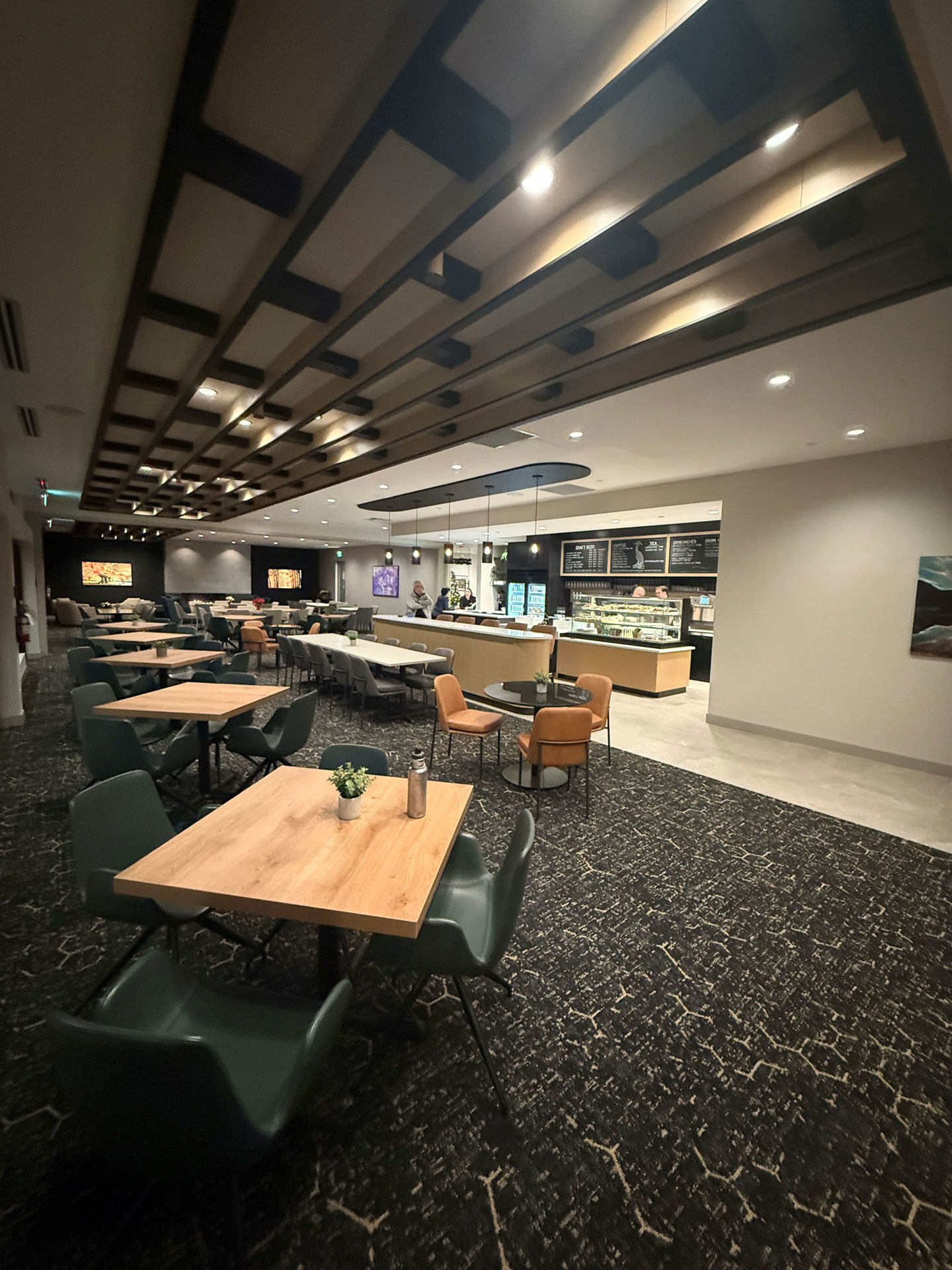 Member-Mixed-Lounge-Pitt_Meadows_GC