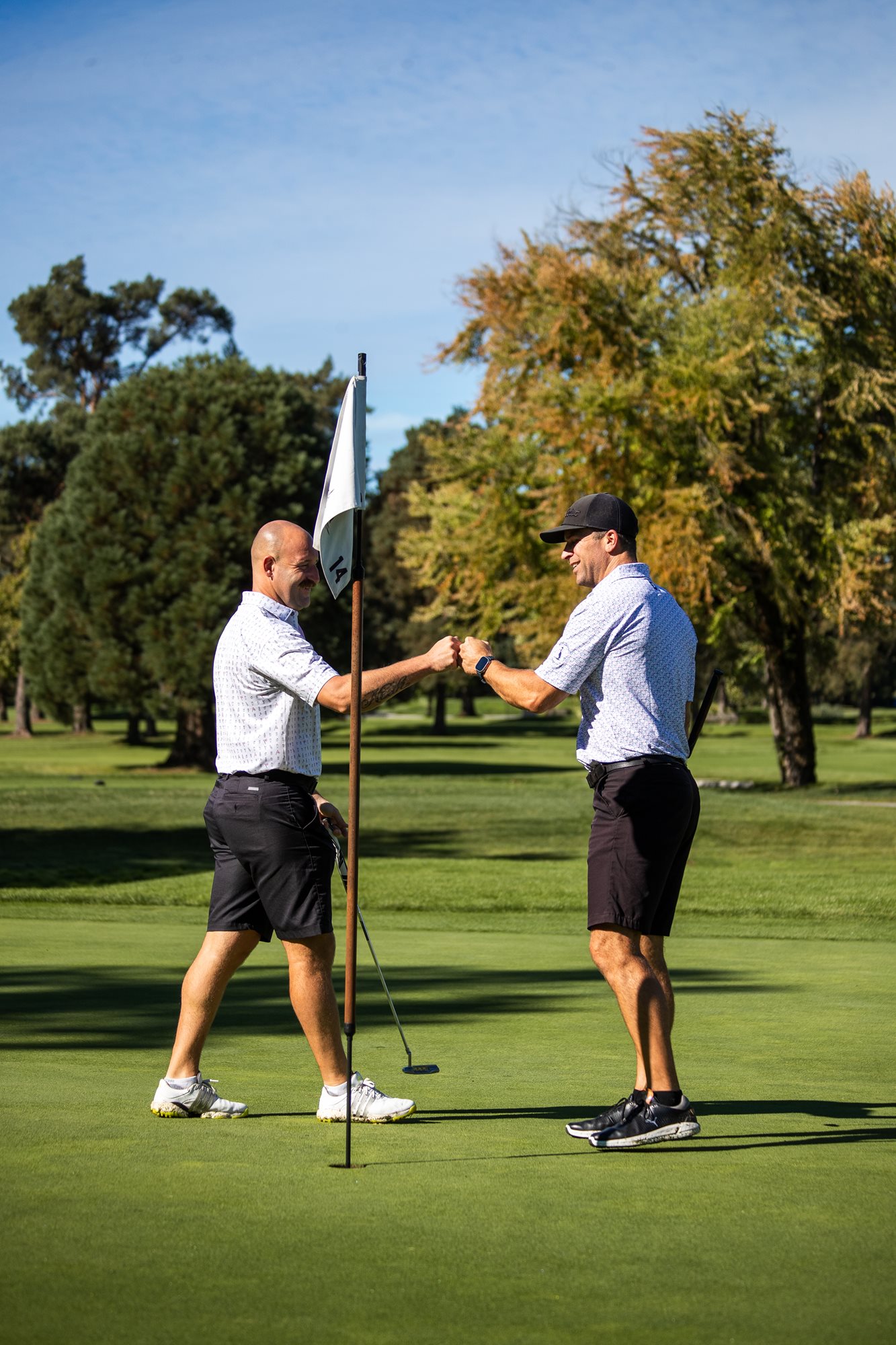 Group_Finishing_a_Hole