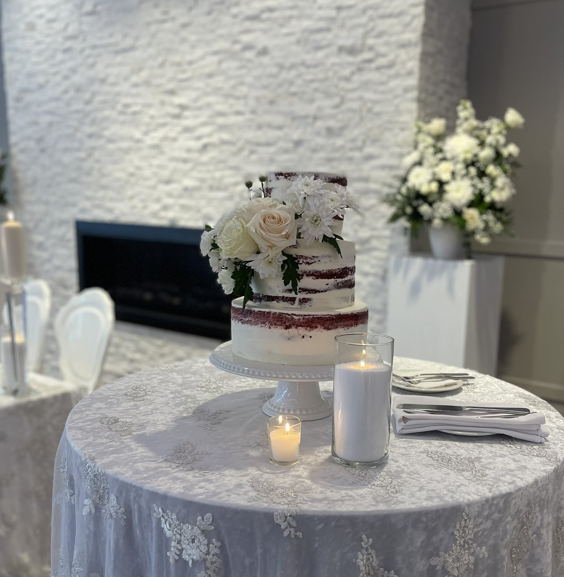 Wedding_Cake_with_Candles