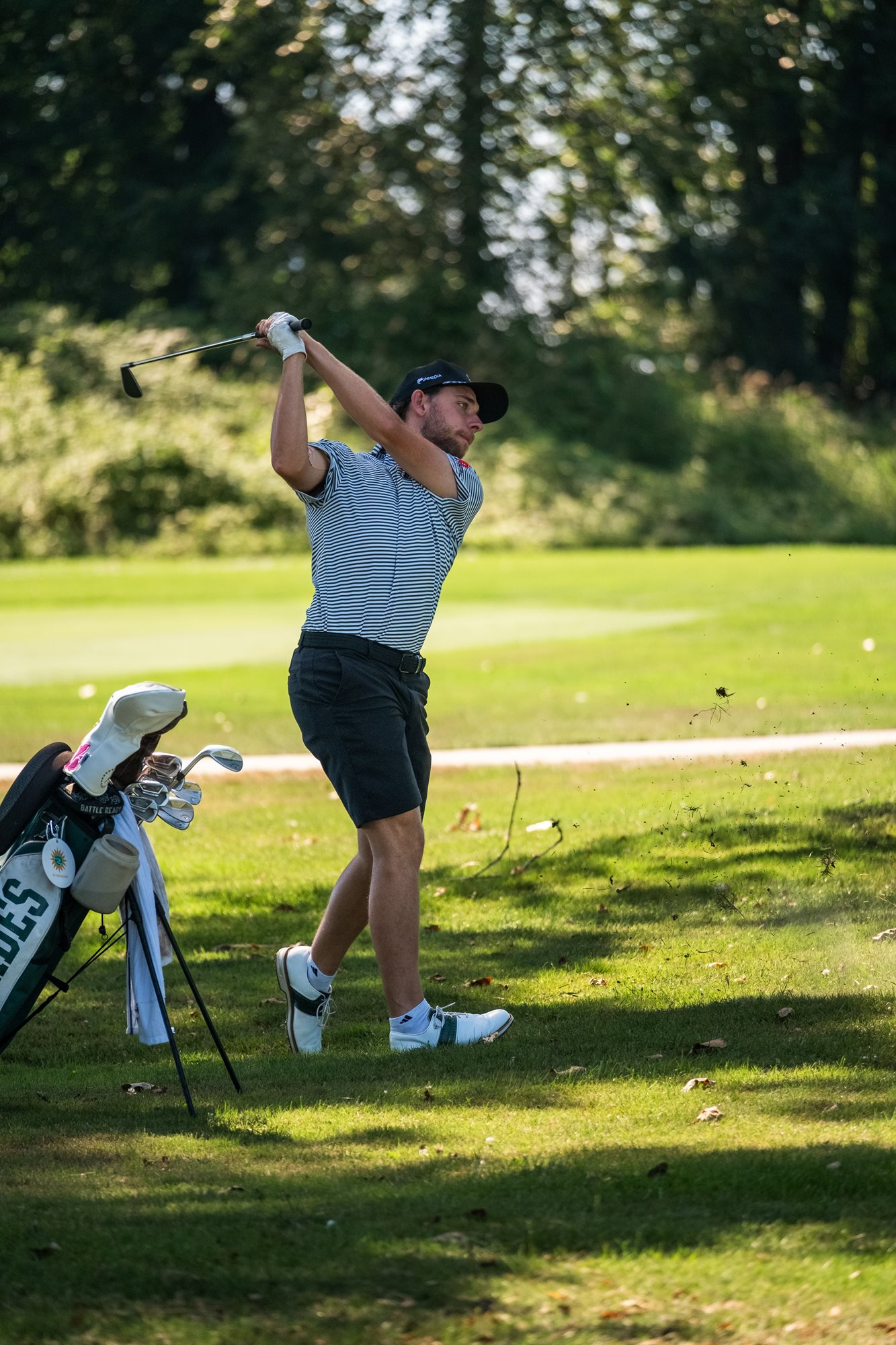 Golf_Swing_from_fairway_Follow_Through_!!