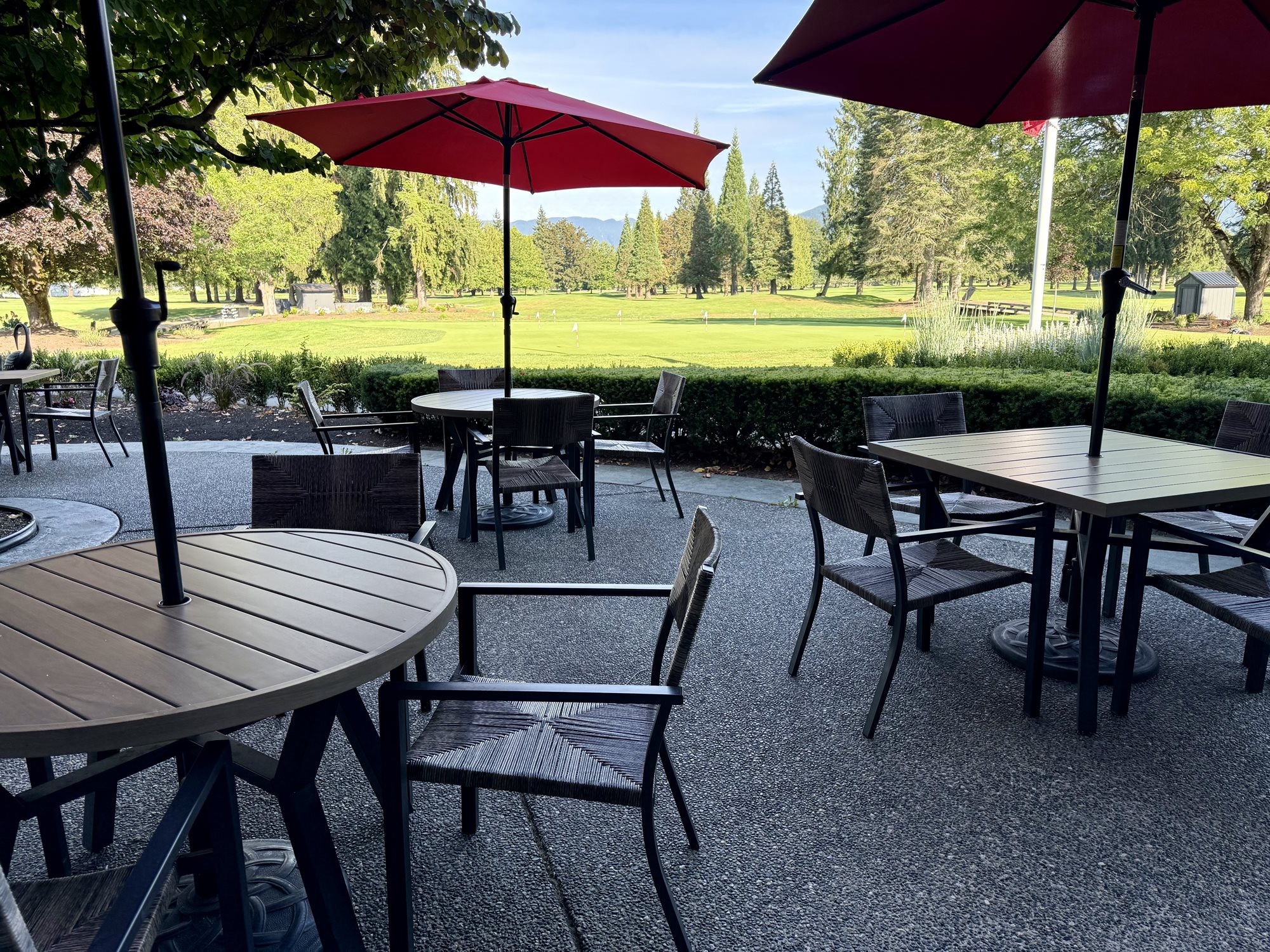Patio_Photo_putting_green_background_4
